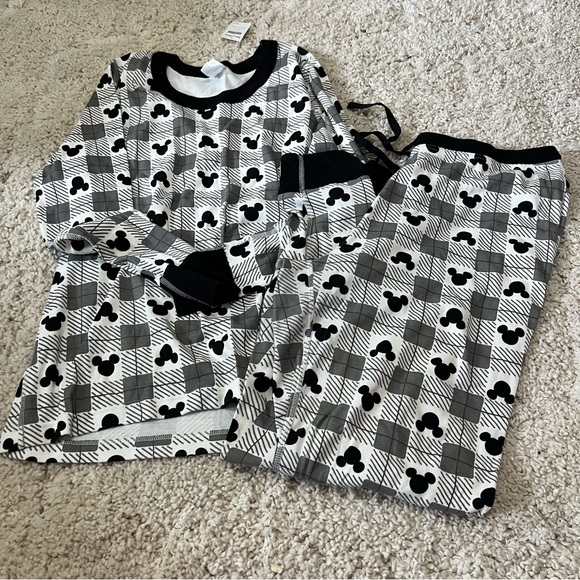 Hanna Andersson Disney Collection Mickey Mouse plaid - Picture 1 of 6